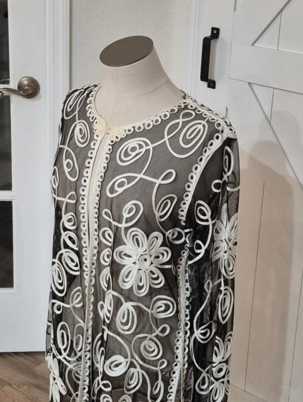 VINTAGE-Victor Costa Black Mesh Tunic with White Floral embroidery Overlay